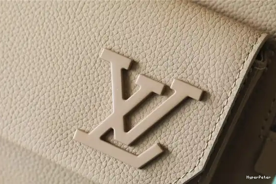 LOUIS VUITTON Pilot Slingbag 0613